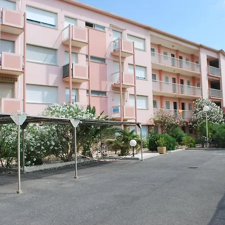 Apartment Avec Jardin Prive Face Du Lavandou - 4 Couchages - Fr-1-803-52 *
