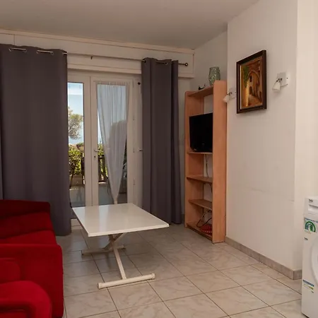 Avec Jardin Prive Face Du Lavandou - 4 Couchages - Fr-1-803-52 Apartment *